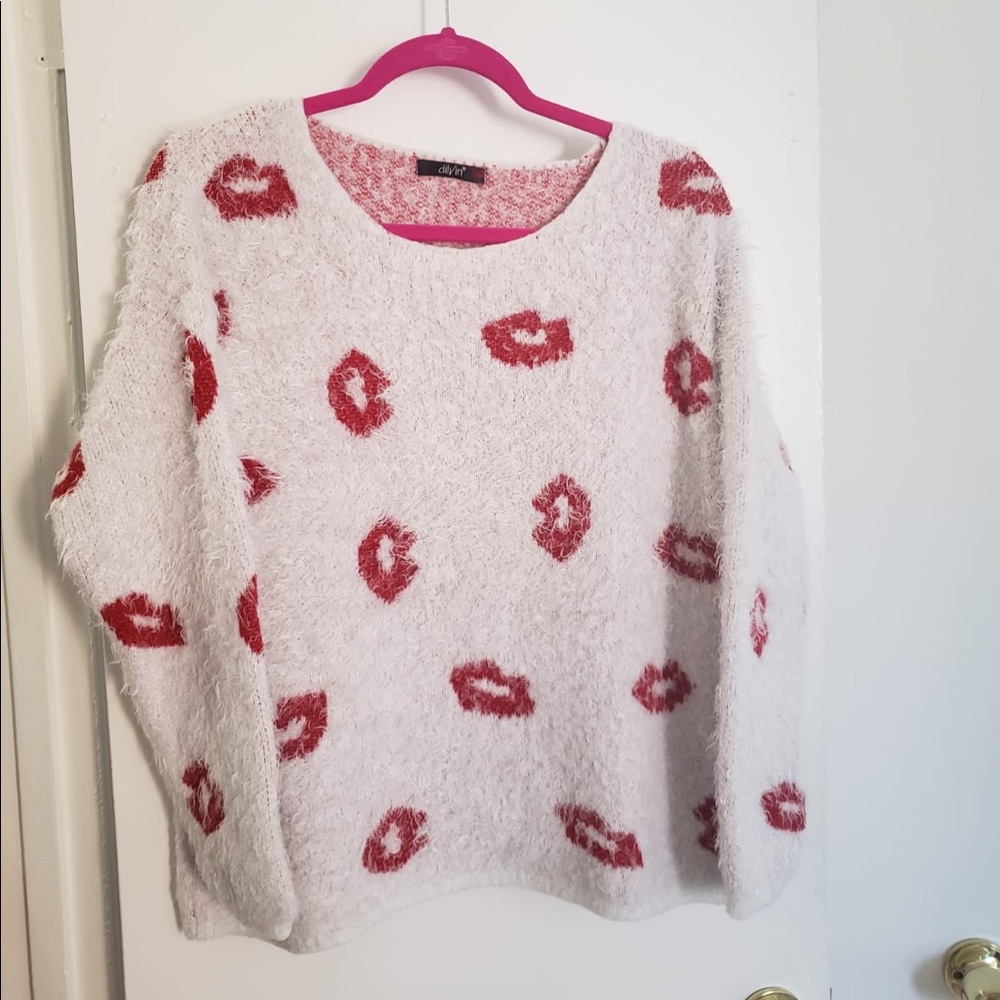Cute Sweater with 💋